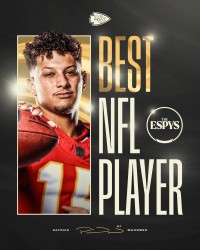 毫无悬念！马霍姆斯荣获ESPYS NFL 年度最佳球员奖